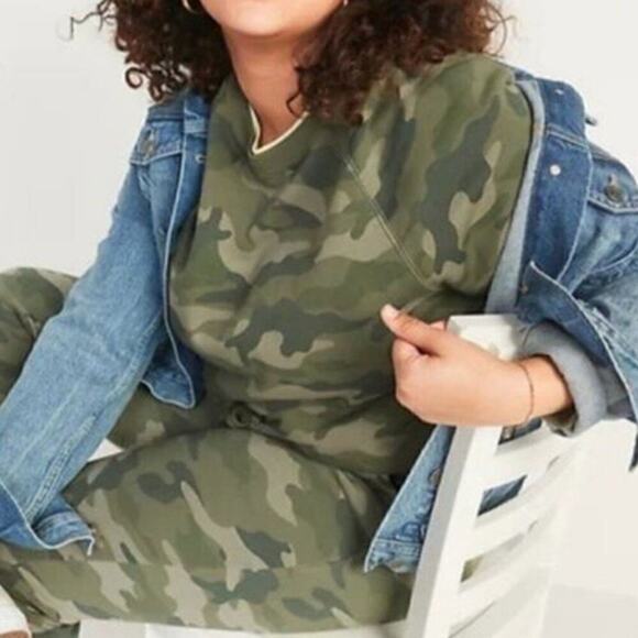 Old Navy Green Camo Vintage Crew-Neck Sweatshirt, Size Small - Picture 11 of 12